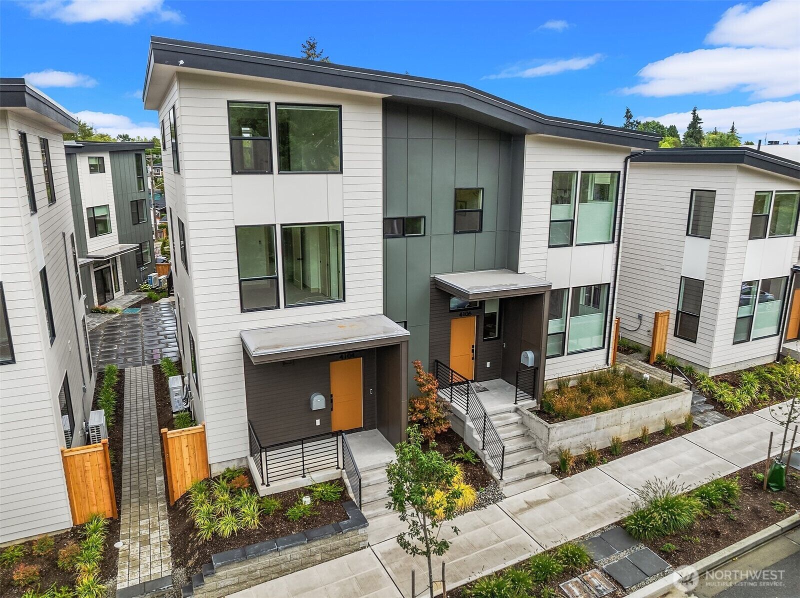 Property Photo: 4106 30th Avenue S WA 98108