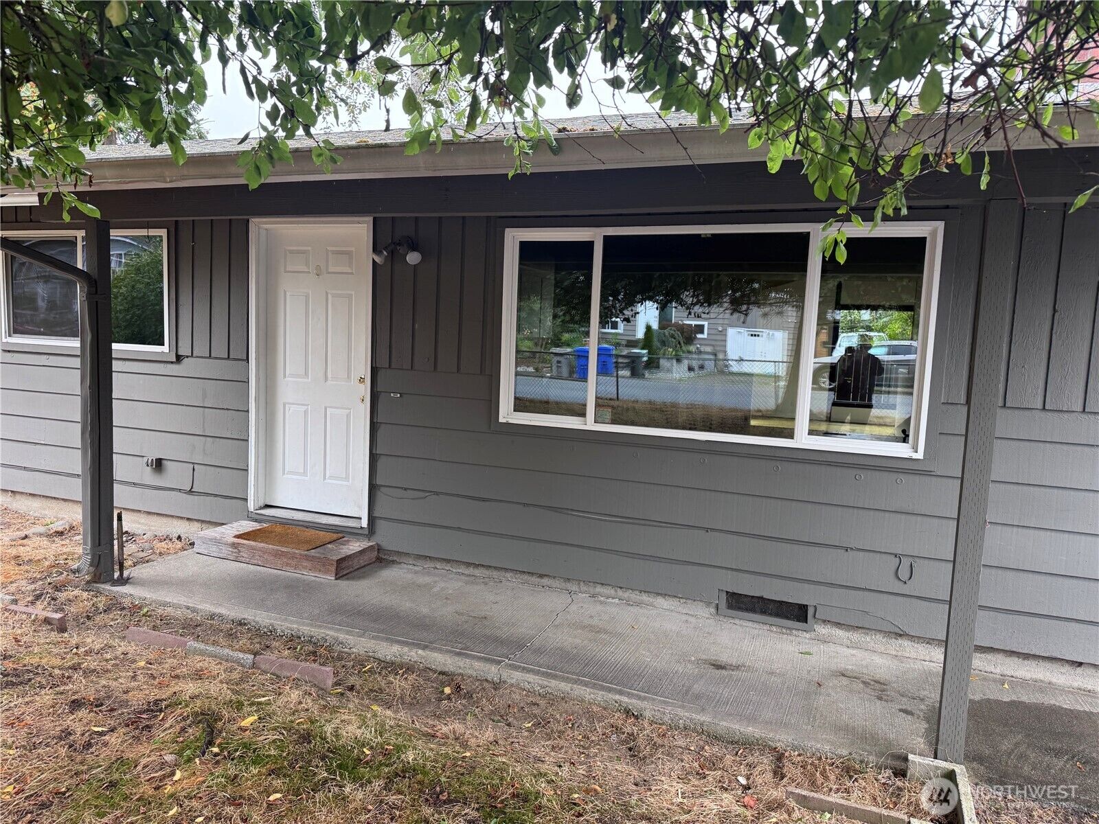 Property Photo: 12708 SE 164th Street WA 98058