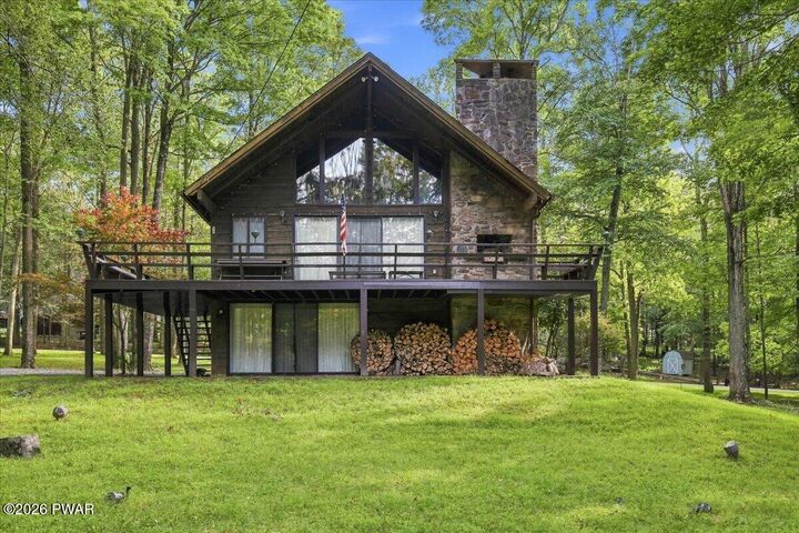 Property Photo:  109 Valley Run  PA 18426 