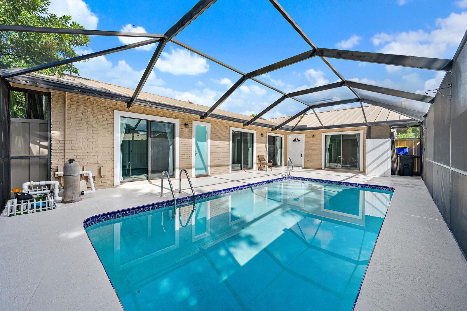Property Photo:  5896 Golden Eagle Circle  FL 33418 