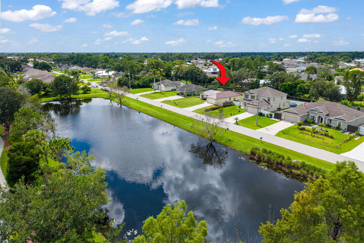 Property Photo: 2062 SW Janette Avenue FL 34953