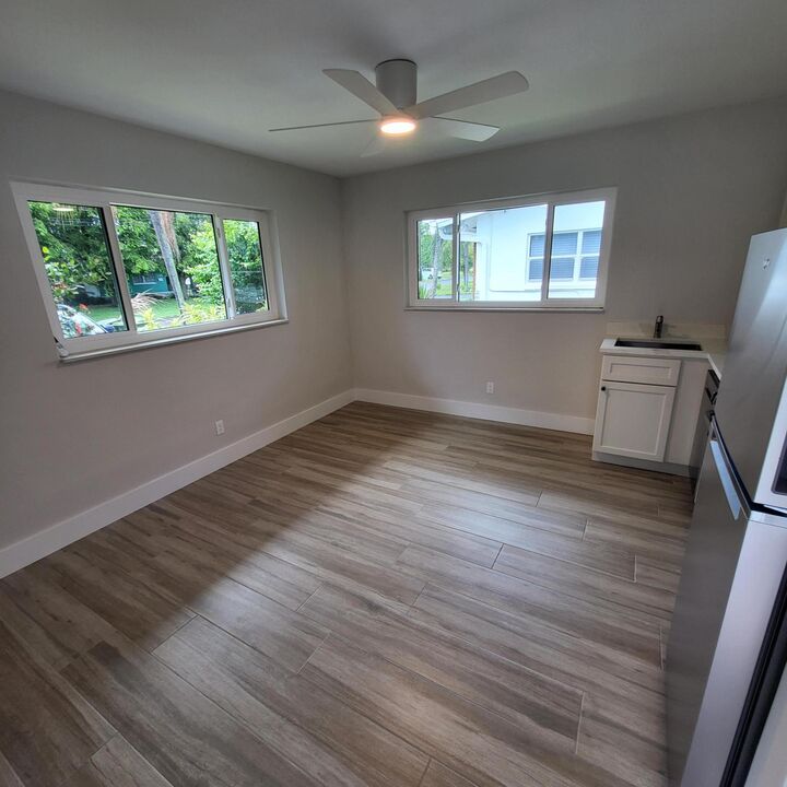 Property Photo: 811 NW 30th Court 811A FL 33311