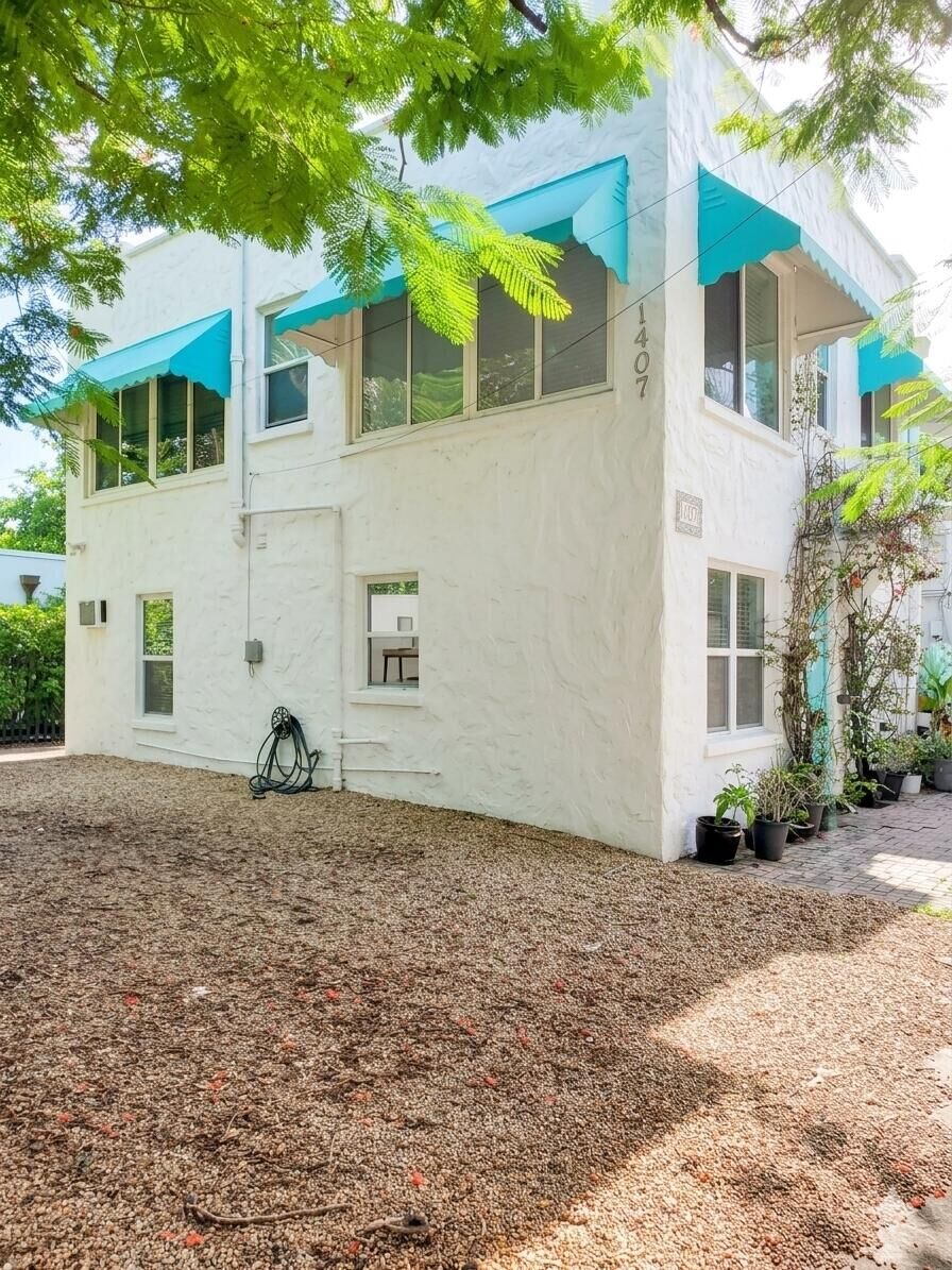 Property Photo:  1407 SE 2nd Street C  FL 33301 