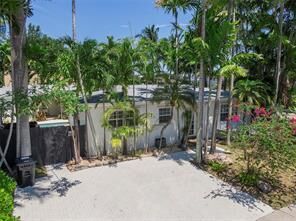 Property Photo: 1400 NE 4th Court 1 FL 33301