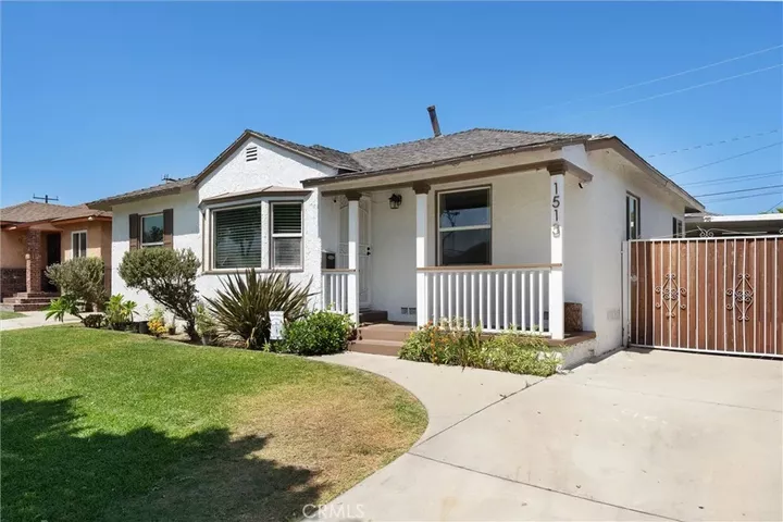 Property Photo:  1513 W 138th  CA 90222 
