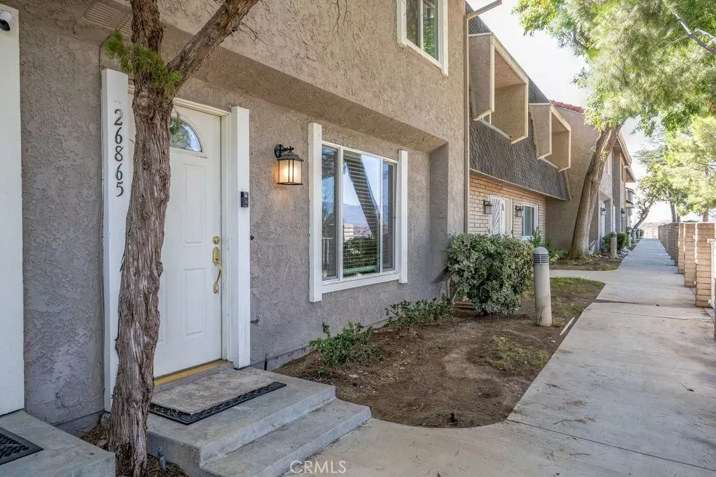 Property Photo:  26865 Avenida Terraza  CA 91350 