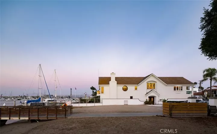 Property Photo:  1444 W Bay  CA 92661 