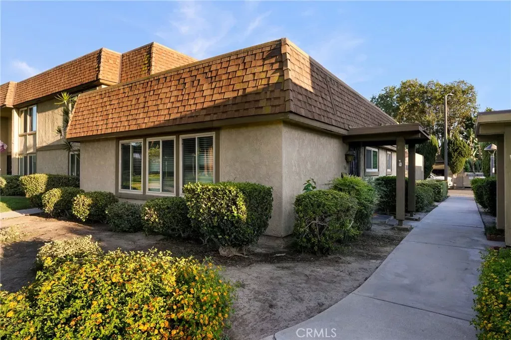 Property Photo: 5165 Dover CA 90623