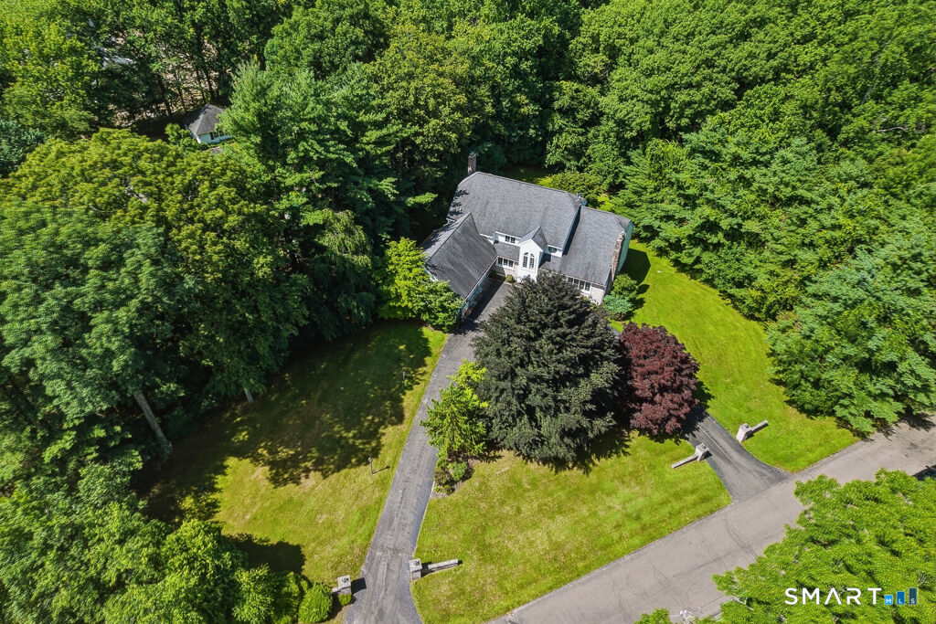 Property Photo:  30 Grouse Lane  CT 06525 