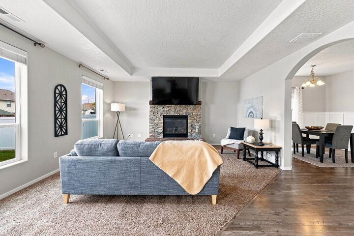Property Photo:  403 S King St  WA 99001 