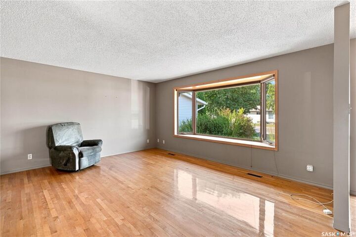 Property Photo:  402 Begg Crescent  SK S7H 4P5 