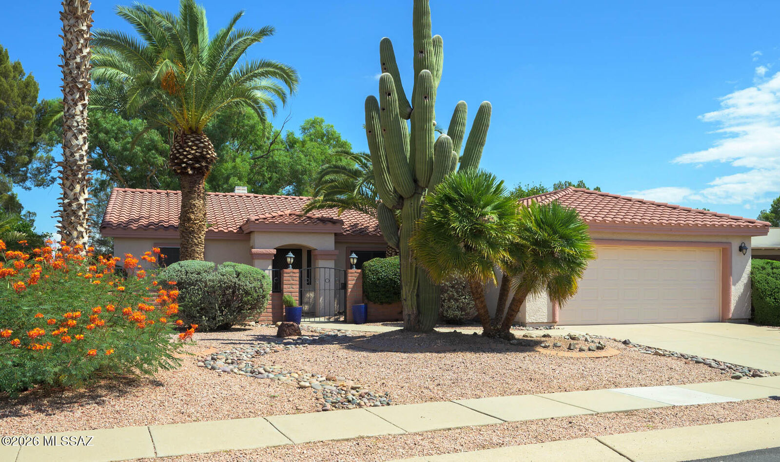 Property Photo:  431 E Vía Cortes  AZ 85614 