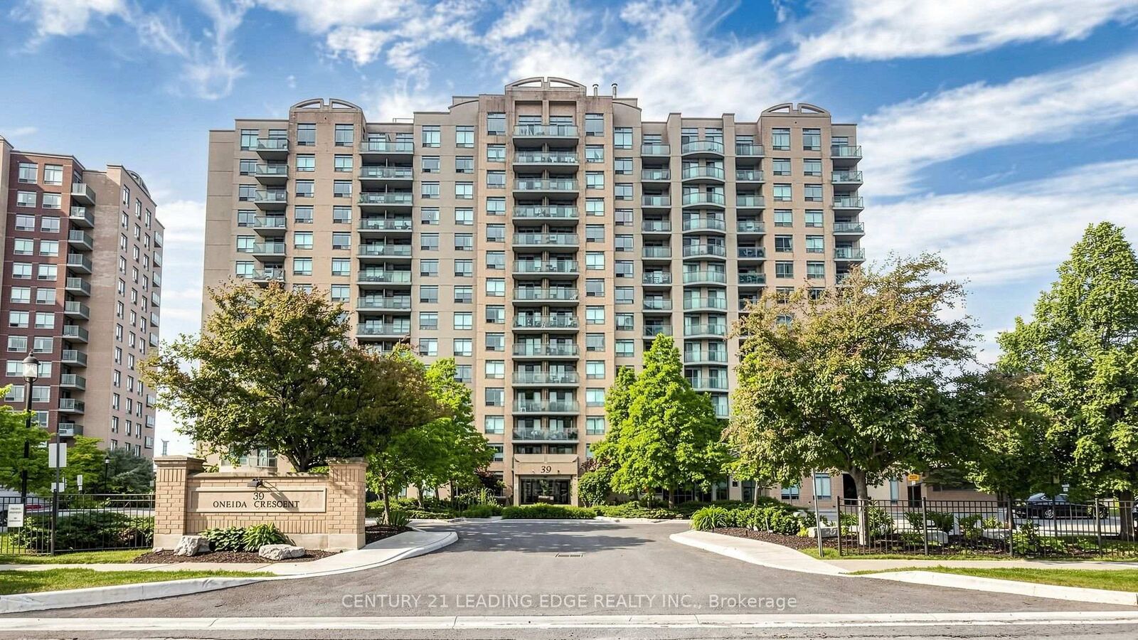 Property Photo: 39 Oneida Crescent 212 ON L4B 4T9