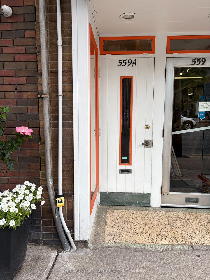 Property Photo: 559A Mt Pleasant Road ON M4S 2M5