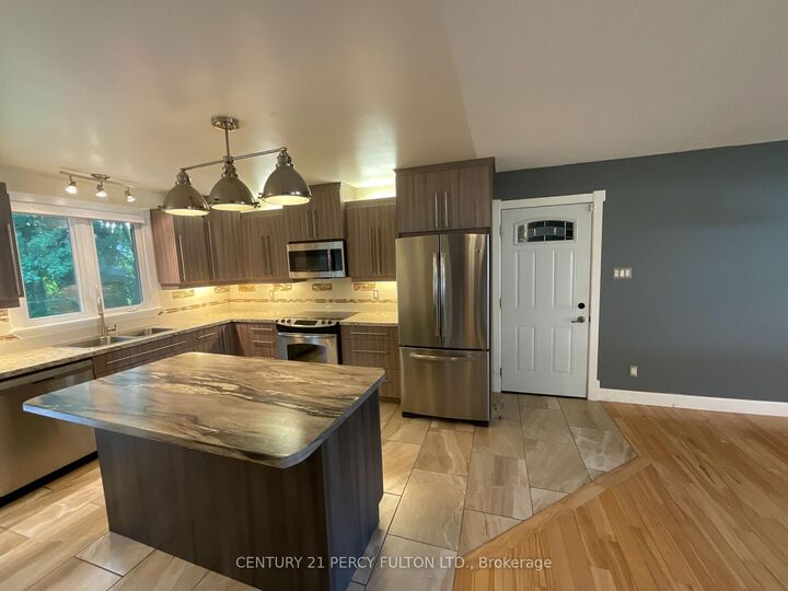 Property Photo: 1060 Bourget Avenue ON K1J 8C2
