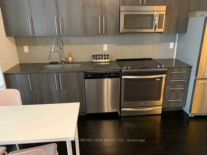 Property Photo: 510 Curran Place 2301 ON L5B 0J8