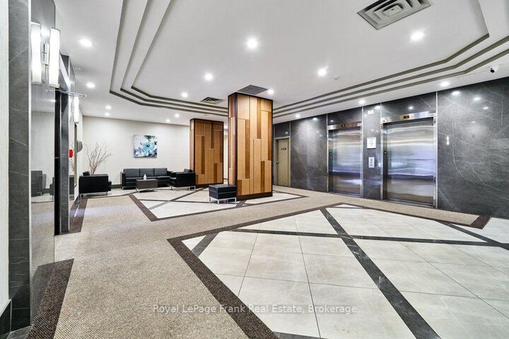 Property Photo:  711 Rossland Road E 806  ON L1N 8Z1 
