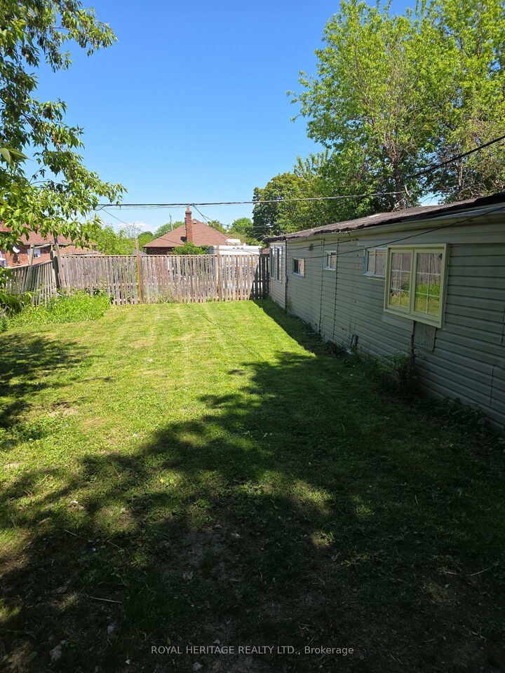 Property Photo:  197 Verdun Road  ON L1H 5T1 