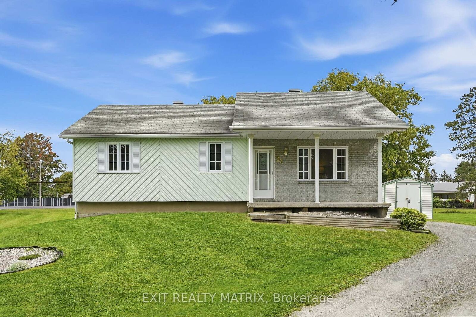 Property Photo:  33 Frost Avenue  ON K6A 2T4 