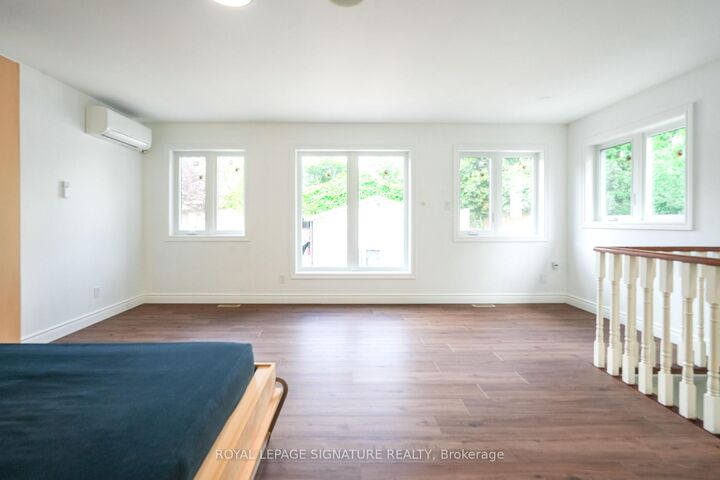 Property Photo:  674 Abana Road  ON L5A 1H4 