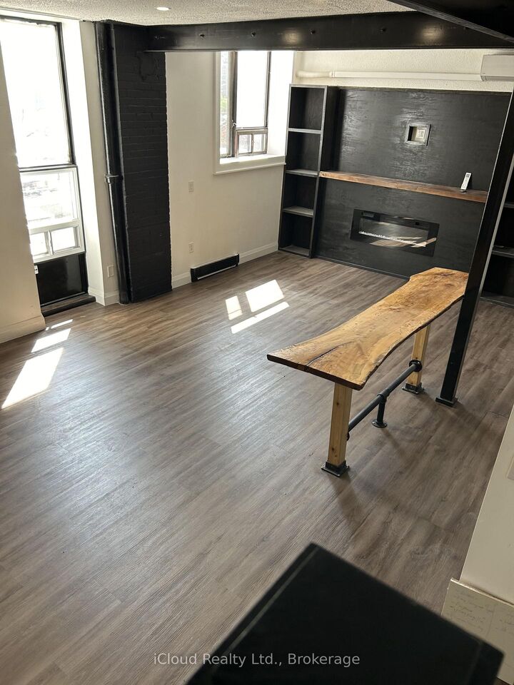 Property Photo:  7 Foundry Street 12  ON L9H 2V6 