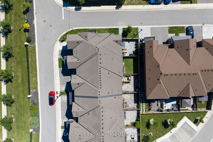 Property Photo:  11 Bellflower Lane S  ON L4E 1E7 