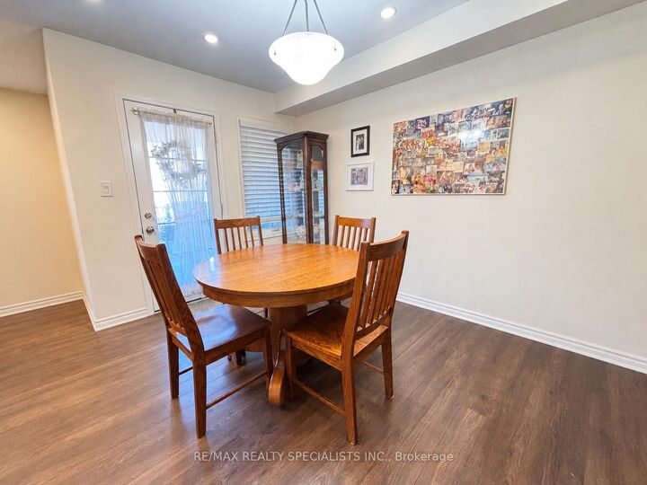 Property Photo:  127 Frost Court  ON L9E 1G2 