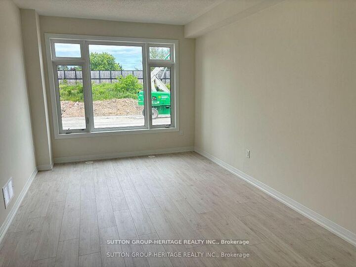 Property Photo:  14 Cherry Hill Lane  ON L4N 6K7 