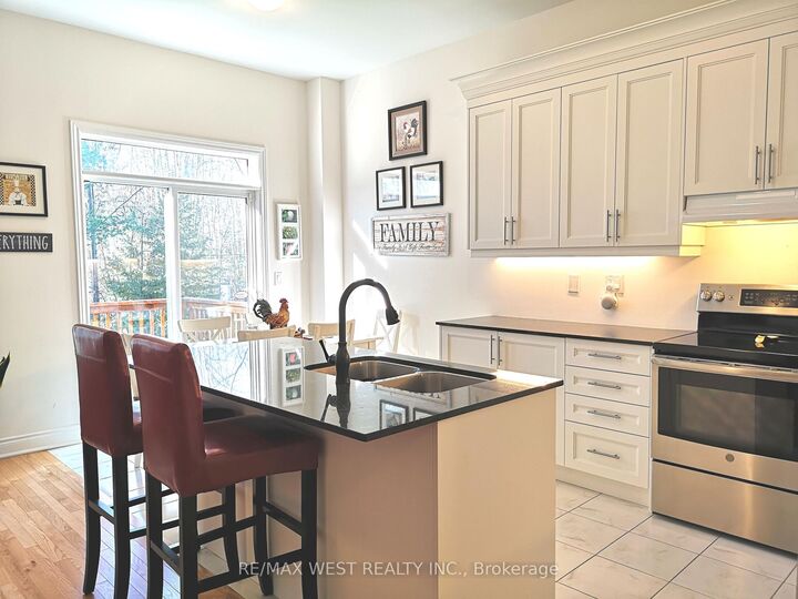 Property Photo:  22 Farewell Avenue  ON L9Z 0H3 