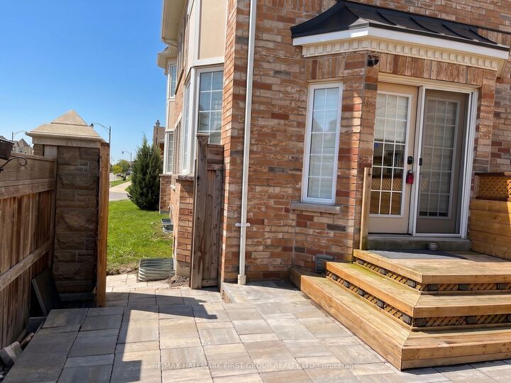 Property Photo:  40 Crellin (First Floor) Street  ON L1Z 0P1 