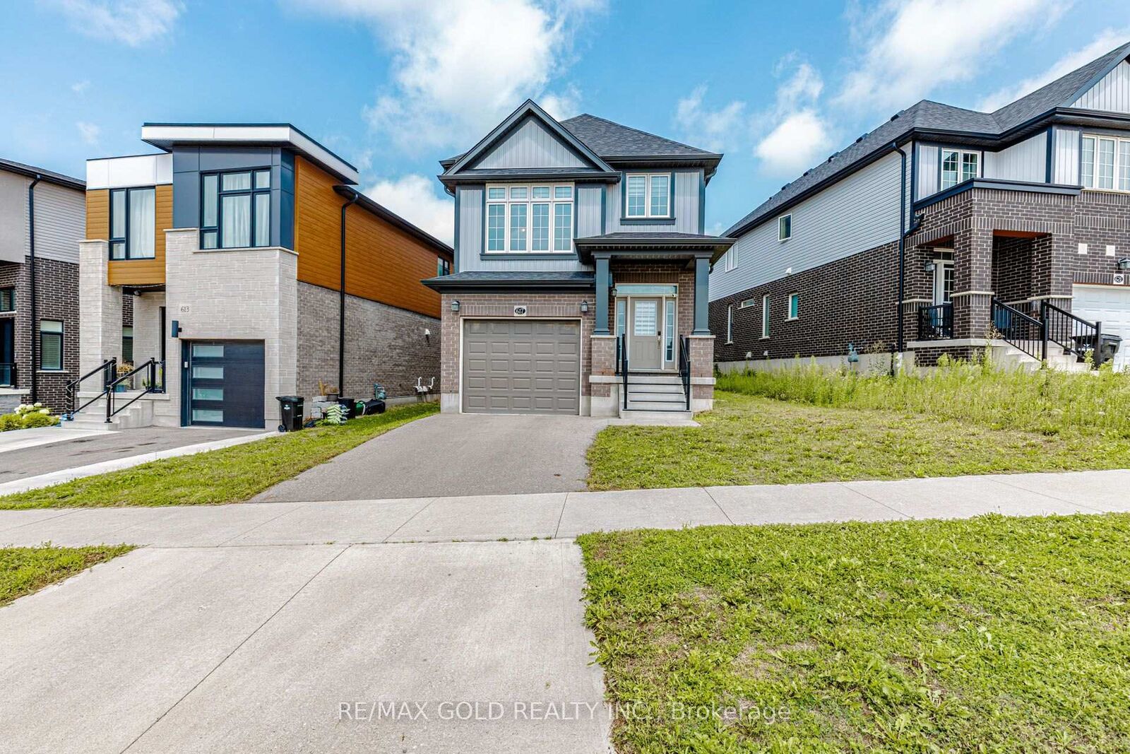 Property Photo:  617 Benninger Drive  ON N2E 0H8 