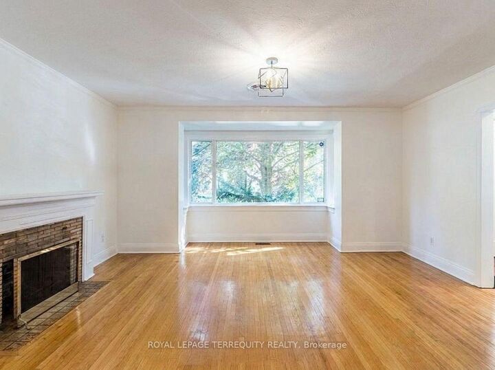 Property Photo:  24 Elsfield Road  ON M8Y 3R4 