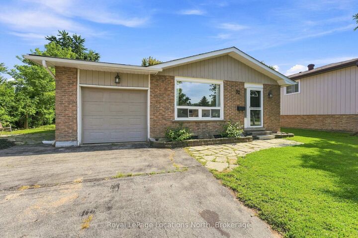 Property Photo:  32 Courtice Crescent  ON L9Y 4G1 