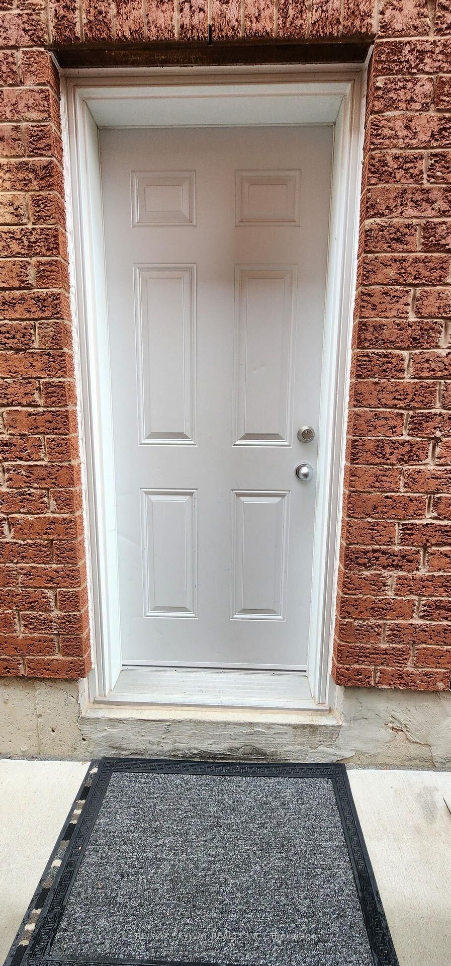 Property Photo:  68 Cobblehill Crescent  ON L6P 2M4 