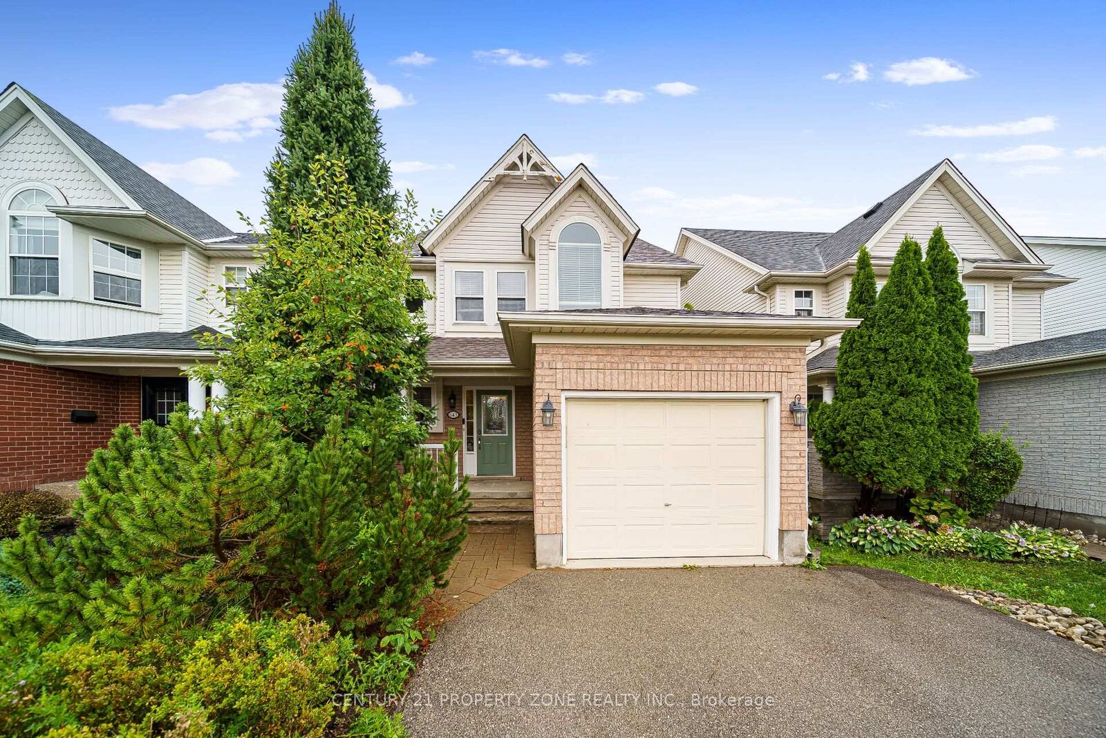 Property Photo:  643 Bonavista Drive  ON N2K 4B3 