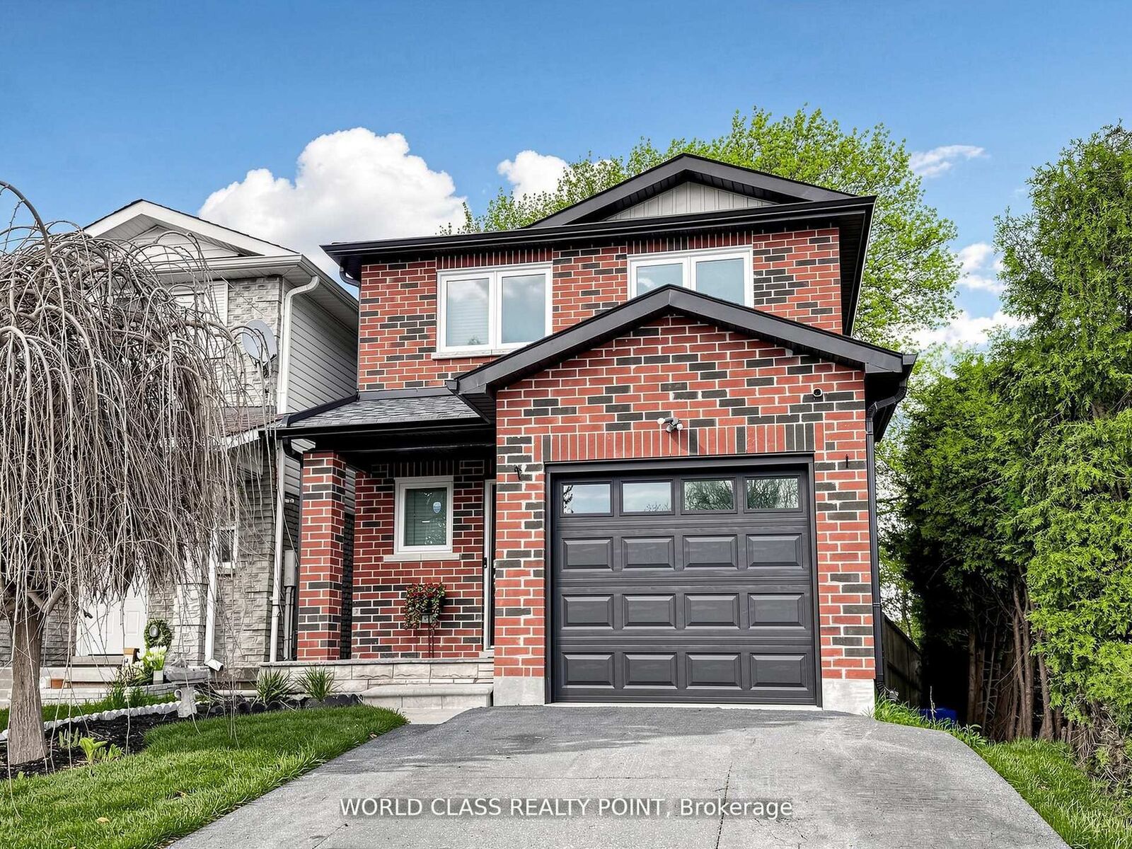 Property Photo: 1638 Norwill Crescent ON L1G 7V2