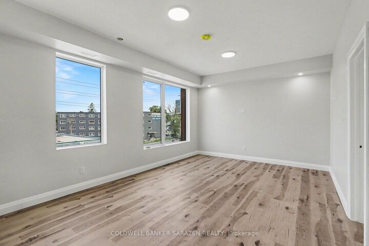 Property Photo:  42 McArthur Avenue 201  ON K1L 6R2 