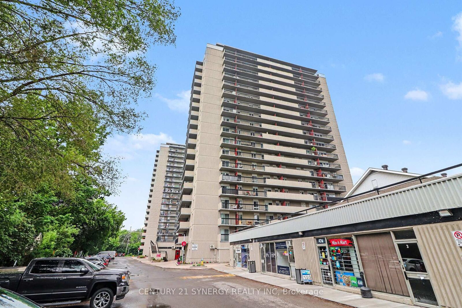 Property Photo:  158B McArthur Avenue 1202  ON K1L 8C9 