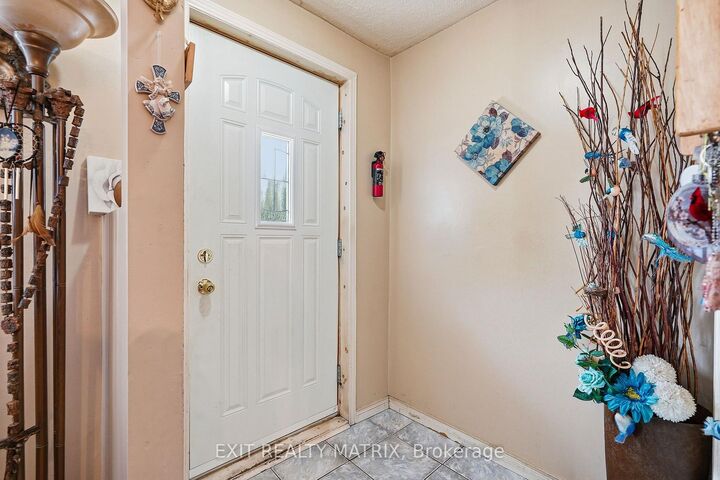 Property Photo:  407 Regent Street  ON K6A 1G1 