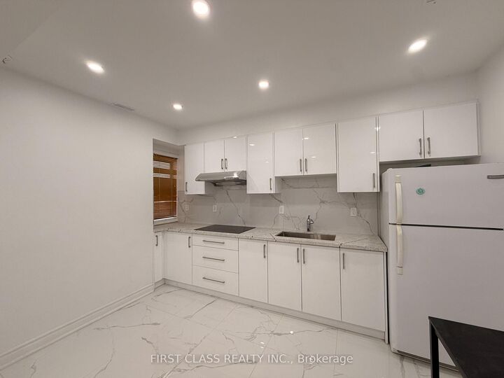 Property Photo:  55 Huron Street  ON M5T 2A6 
