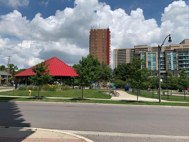Property Photo:  5101 Dundas Street W 308  ON M9A 5G8 