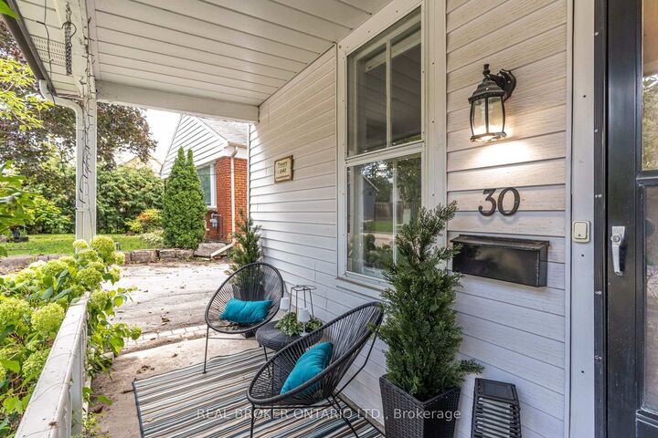 Property Photo: 30 Elizabeth Street S ON L4C 3V4
