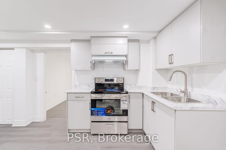 Property Photo:  24 Skelmore Crescent Lower  ON M3A 2G8 