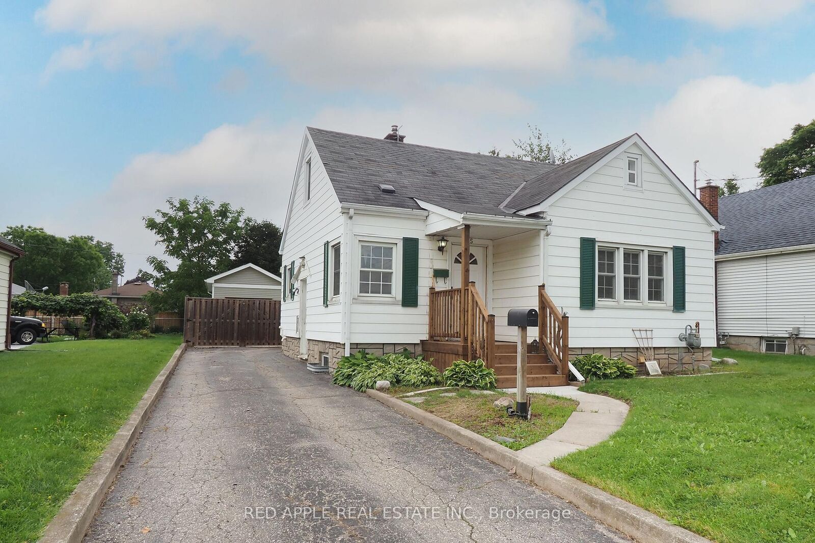 Property Photo: 65 Elgin Street S ON N1R 5G6