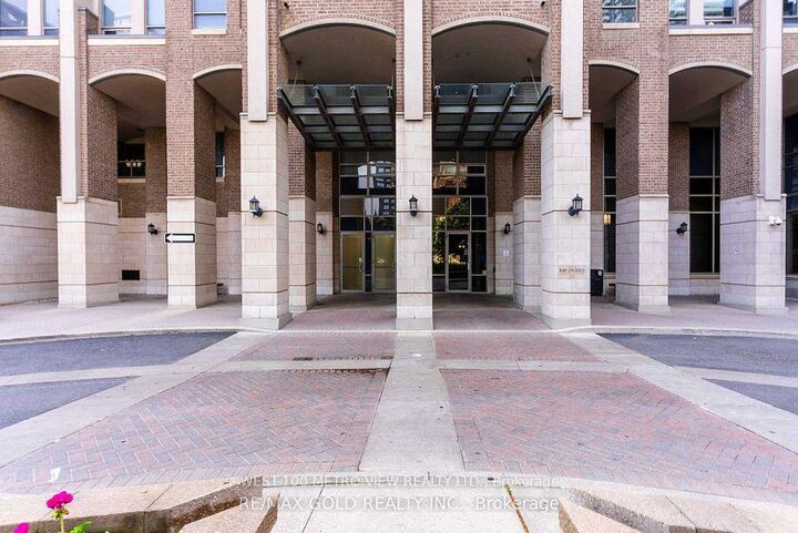 Property Photo: 388 Prince Of Wales Drive 414 ON L6M 3G8