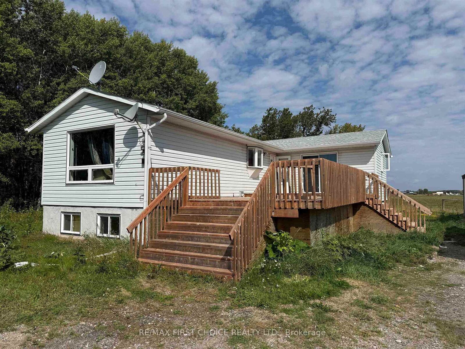 Property Photo: 33 McDonald Road ON P8N 3G2