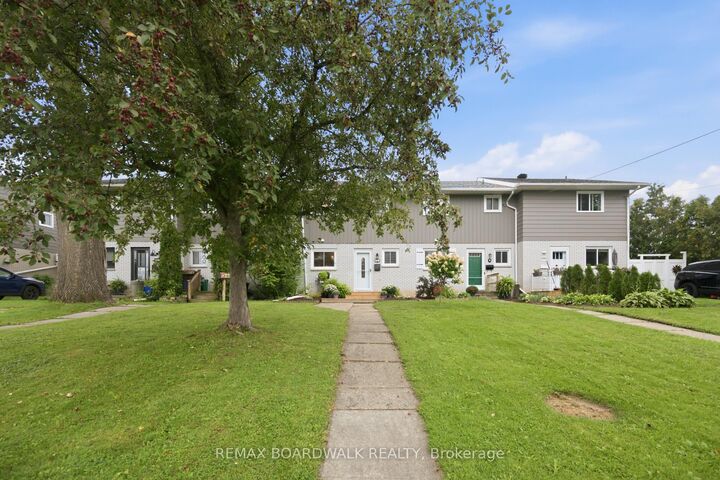 Property Photo:  11 Maple Avenue  ON K6V 1Y3 