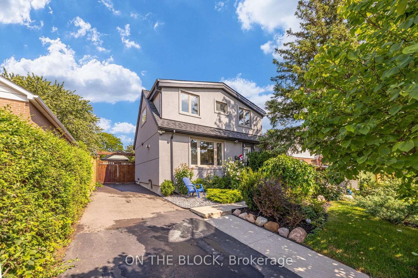 Property Photo:  122 Allenby Avenue  ON M9W 1T3 