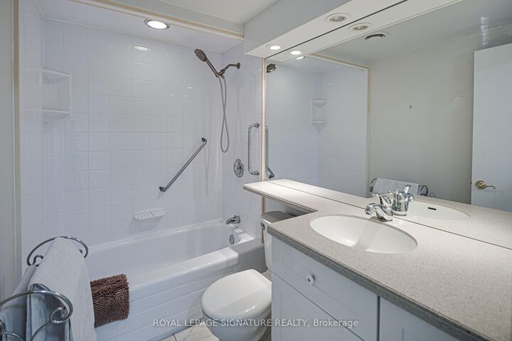 Property Photo:  16 Burdock Lane  ON M3C 2G5 