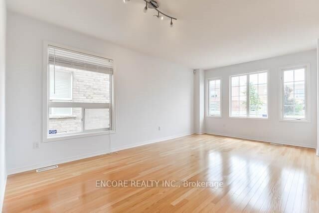 Property Photo:  1006 Bur Oak Avenue  ON L6E 1H8 